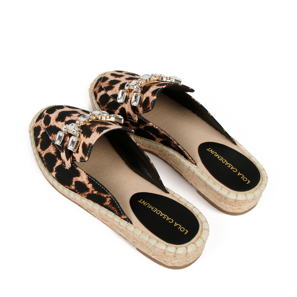 ALPARGATA PLANA ANIMAL PRINT DETALLE STRASS - Lola Casademunt - Banango Shop