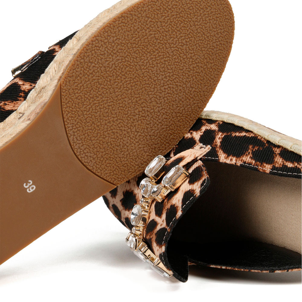 ALPARGATA PLANA ANIMAL PRINT DETALLE STRASS - Lola Casademunt - Banango Shop