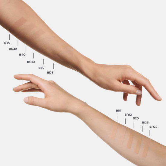 Ultra Le Teint Velvet Fondo De Maquillaje Efecto Unificador. Acabado Mate Aterciopelado - CHANEL - Banango Shop