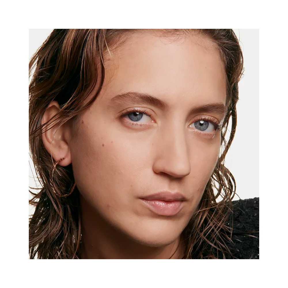 Ultra Le Teint Velvet Fondo De Maquillaje Efecto Unificador. Acabado Mate Aterciopelado - CHANEL - Banango Shop