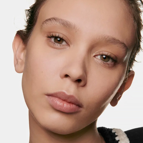 Ultra Le Teint Velvet Fondo De Maquillaje Efecto Unificador. Acabado Mate Aterciopelado - CHANEL - Banango Shop