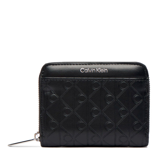 Cartera con cremallera y logo emblemático grabado - Calvin Klein - Banango Shop