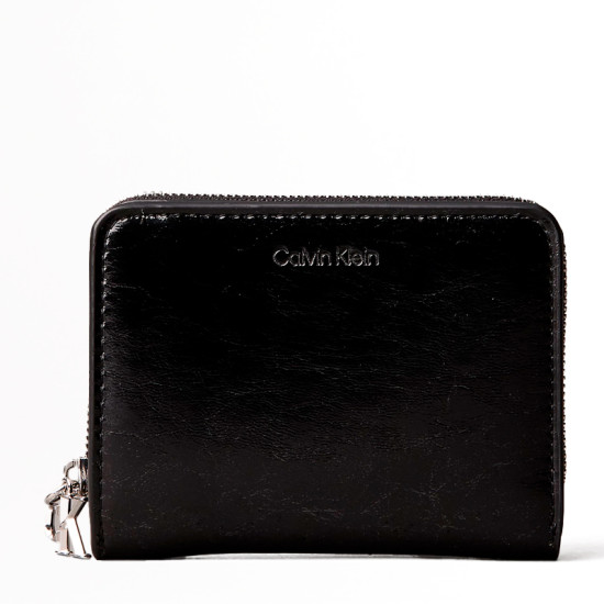 Cartera con cremallera y monograma metálico - Calvin Klein - Banango Shop